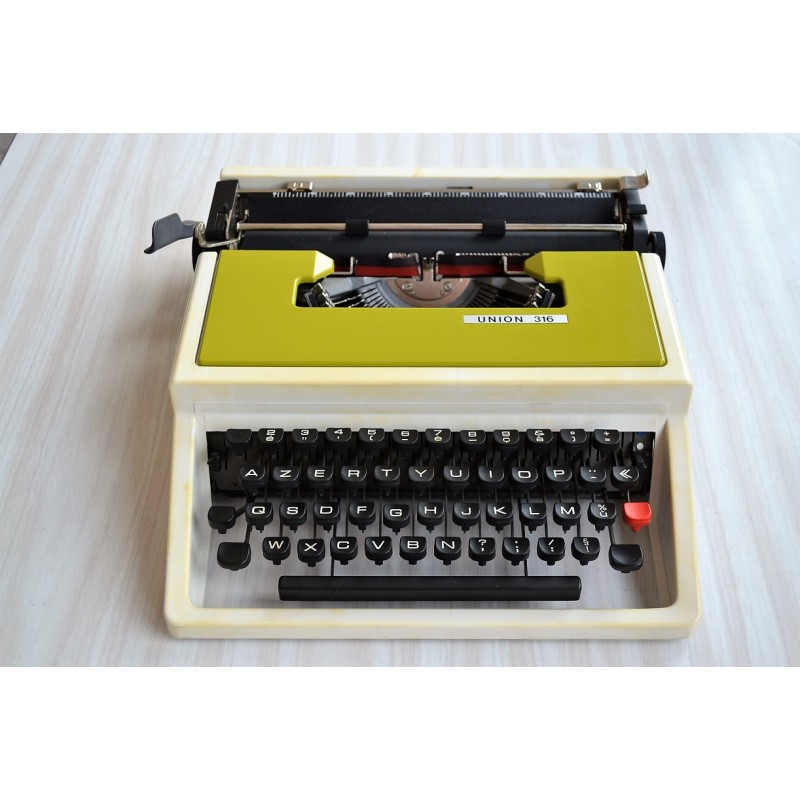 Machine à écrire UNION 316 (UNDERWOOD 315) "verte pomme" Vintage 1970s Machine à écrire UNION 316 (UNDERWOOD 315) "verte pomme" Vintage 1970s