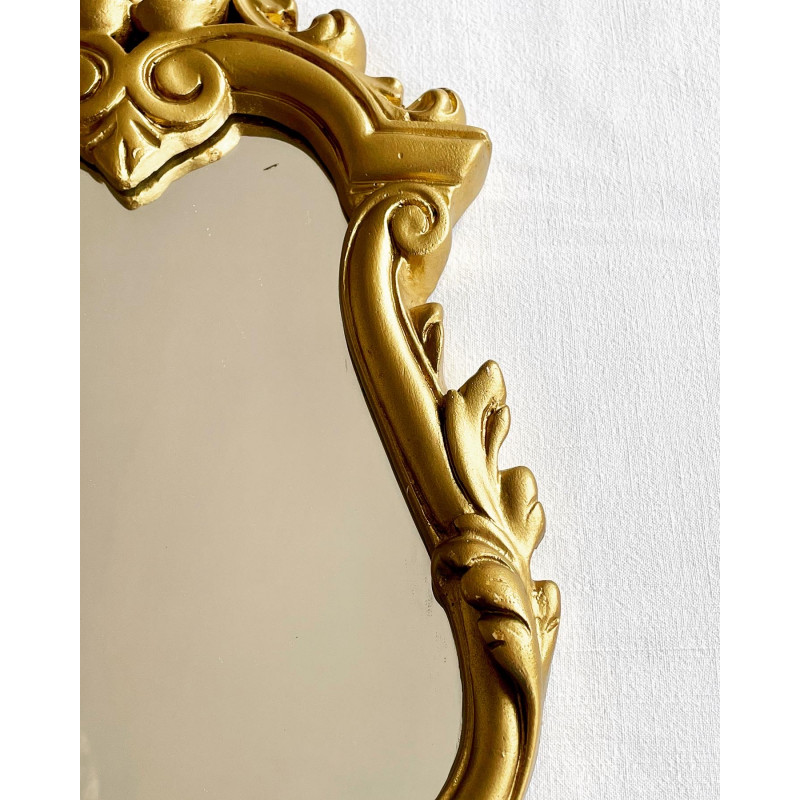 Miroir baroque en résine dorée