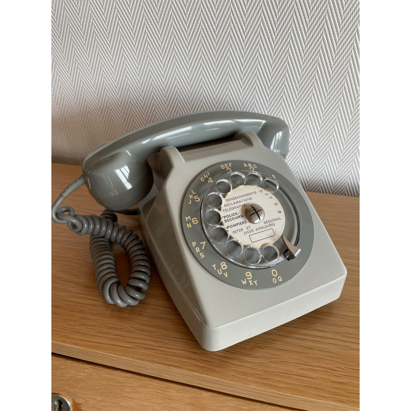 Téléphone vintage Socotel à cadran des années 70