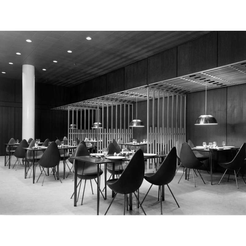 Suspension AJ Royal d'Arne Jacobsen par Louis Poulsen