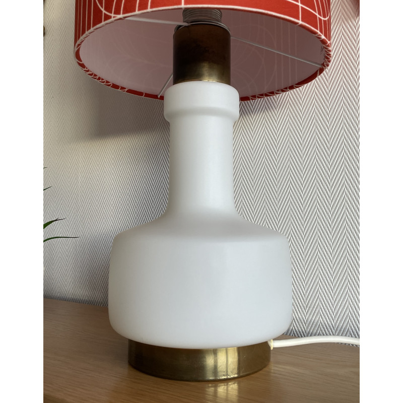 Lampe de meuble en verre opalin blanc et abat-jour « Spiro »