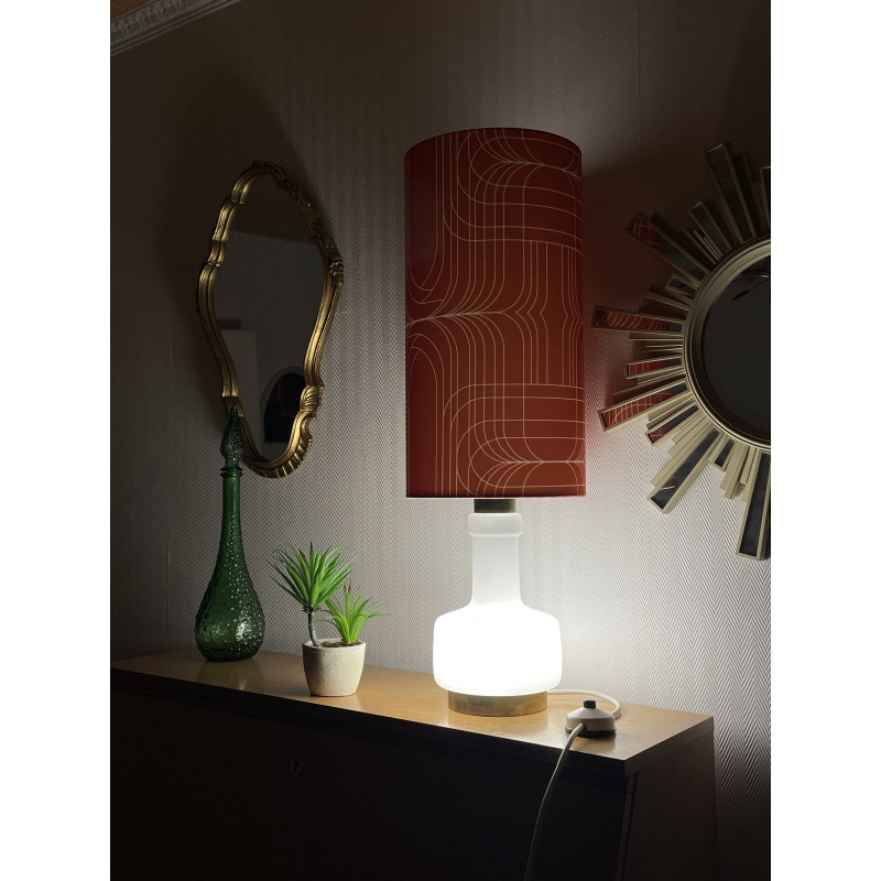 Lampe de meuble en verre opalin blanc et abat-jour « Spiro »