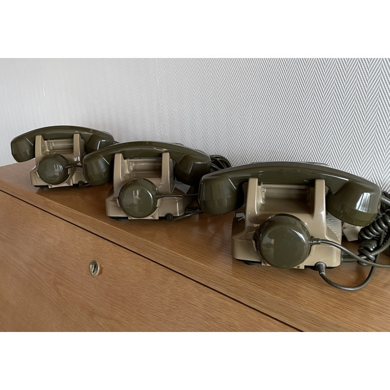 Lot de 3 téléphones Socotel à touches des années 80