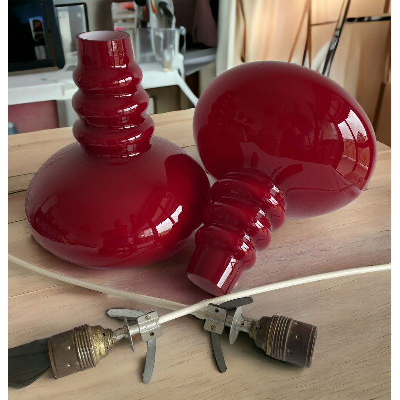 Peill & Putzler ? Lampe suspension vintage en verre rouge  années 60 70