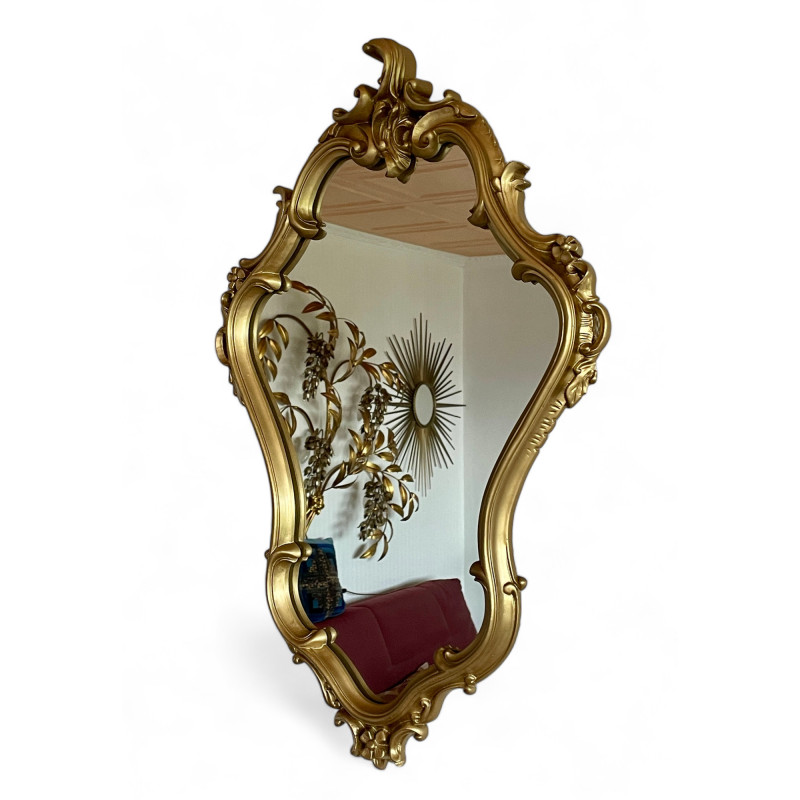 Miroir doré cadre à moulures style baroque