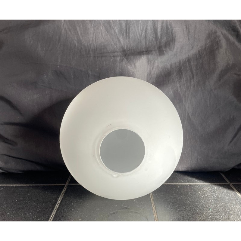 Globe opaline blanc mat D15cm - Ouv. 4cm Globe opaline blanc mat D15cm - Ouv. 4cm
