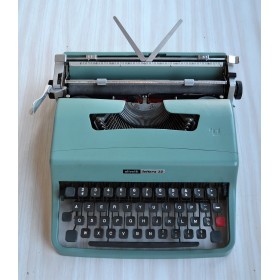 Machine à écrire portative OLIVETTI Lettera 32 des années 60