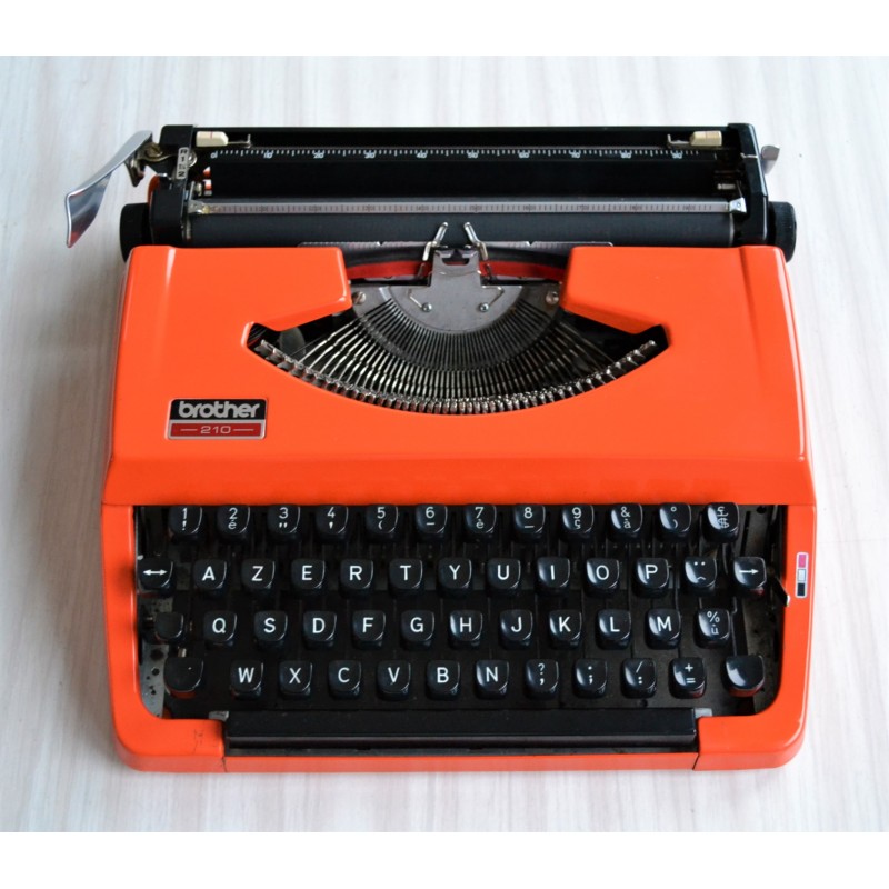 Machine à écrire orange BROTHER 210 - vintage 1970s Machine à écrire orange BROTHER 210 - vintage 1970s