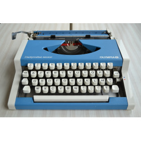 Machine à écrire portative Olympia - vintage des années 70