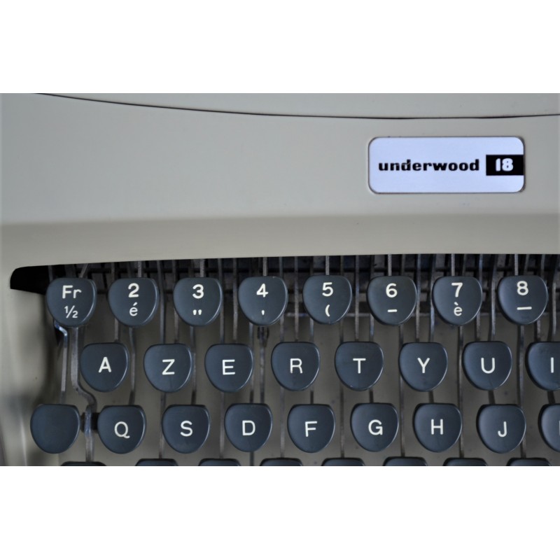 Machine à écrire Underwood 18 by Olivetti - vintage 1968