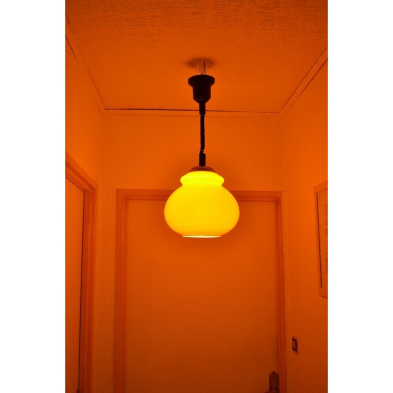 Suspension en Opaline orange des années 70