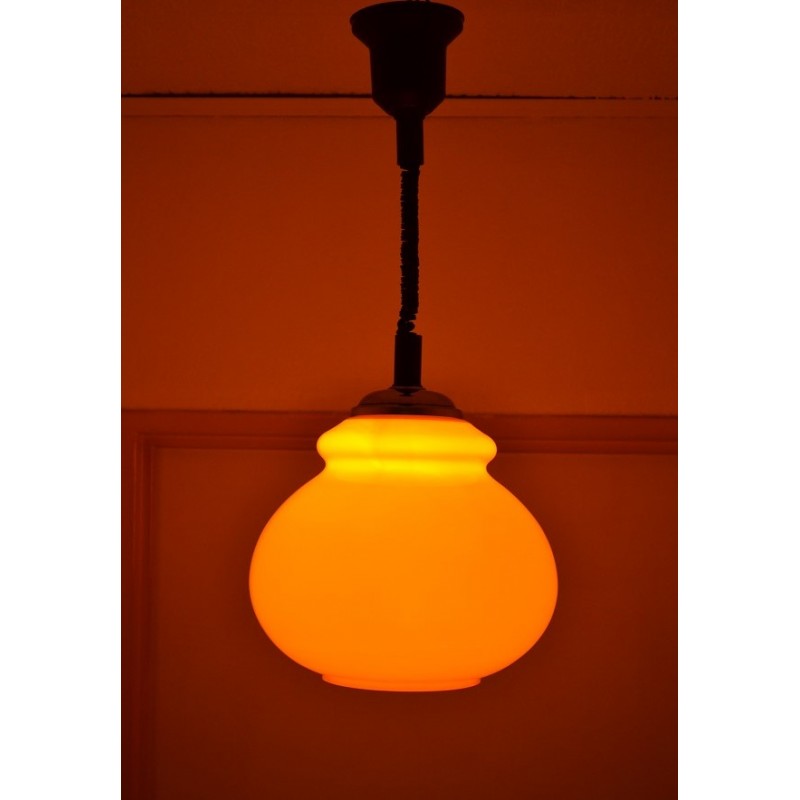 Suspension en Opaline orange des années 70