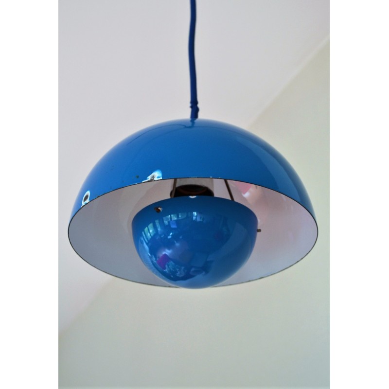 Suspension Flowerpot bleue design Verner Panton par Louis Poulsen - 1960s