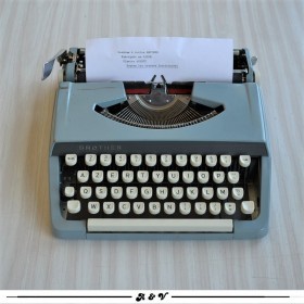 Machine à écrire portative Brother des années 60