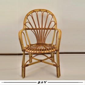 Fauteuil en rotin pour enfant