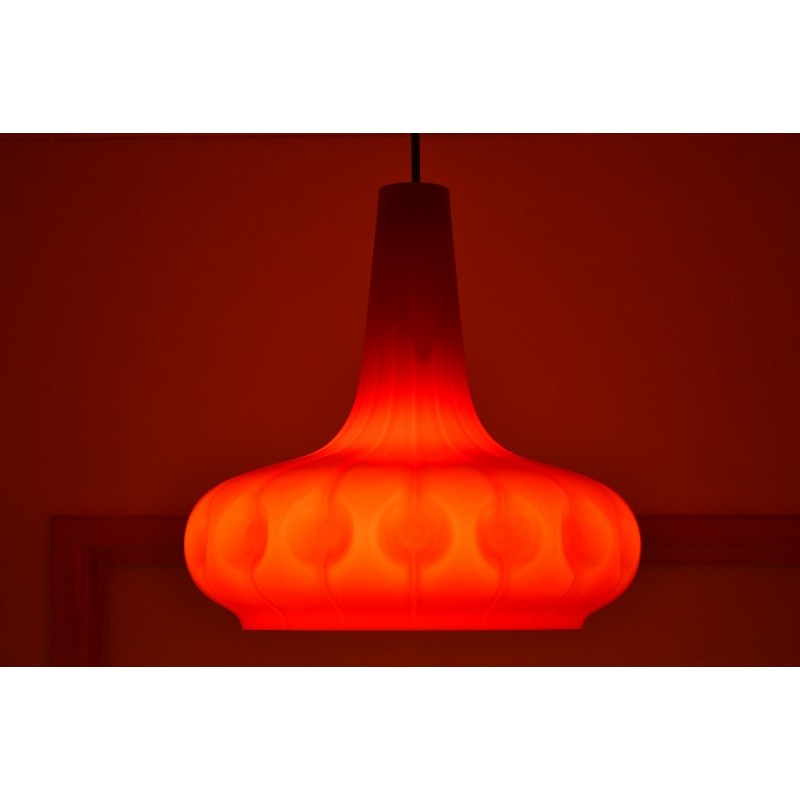 Suspension en opaline rouge vintage 1970s