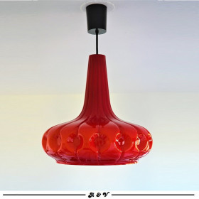 Suspension Putzler en opaline rouge vintage 1970s