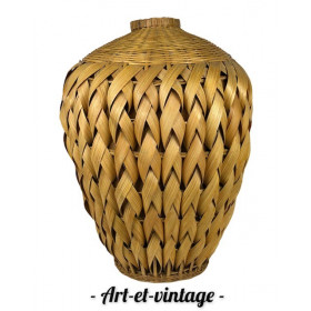 Vase en rotin et feuilles de bambou...